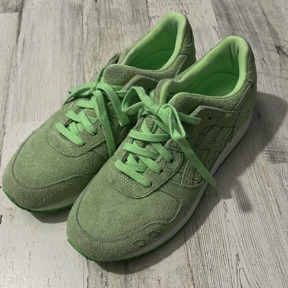 ASICS Gel Lyte III green shaggy Suede Sneakers Size 9 - Picture 2 of 13